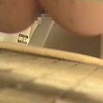 和式トイレ覗き!休み時間のあの子は無防備に下半身丸見えよ~
