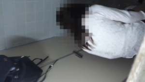 無料動画 JD風の子が和式トイレで下痢便中を空爆!