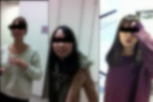 無修正 大学トイレ手取り待ち伏せ盗撮 Ⅲ和式覗いてお声掛けするアレですw